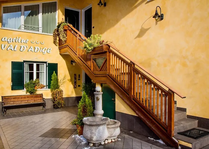 阿格瑞图尔法德阿迪杰酒店